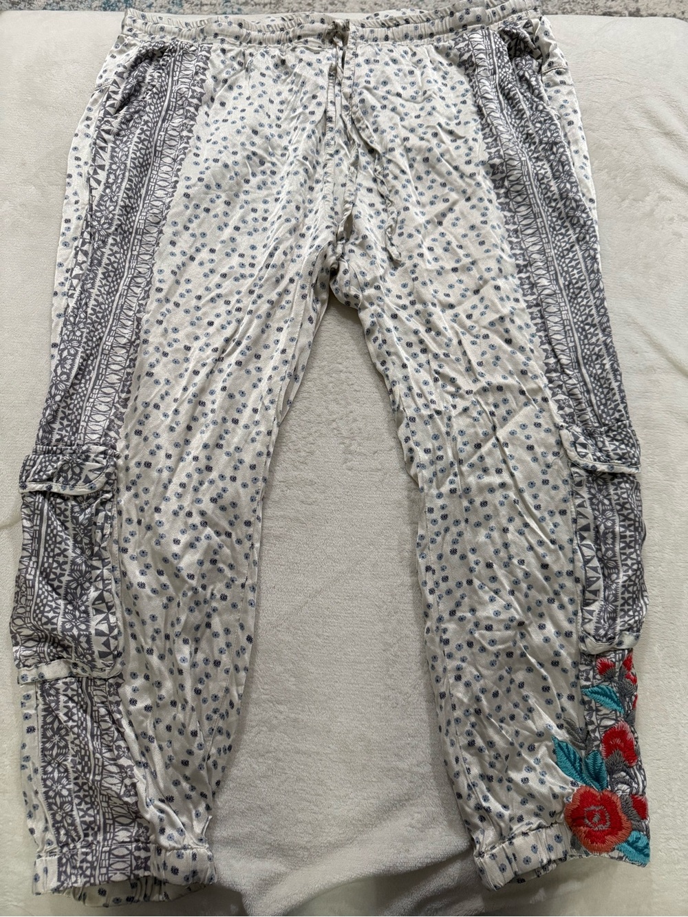 Johnny Was Mazey Satin Polka Dot Embroidered Cargo Joggers Size L E04